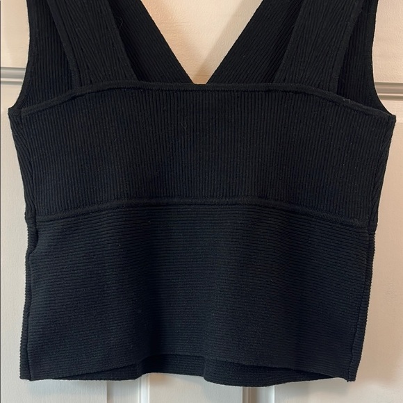 NWOT Banana Republic Ribbed Fitted Crop Tank Top with Double V Neck - Size Small - Picture 7 of 10